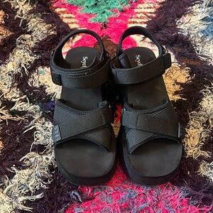 Black platform sandals